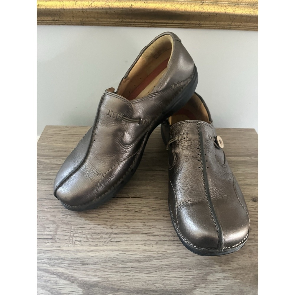Clark's Shoe Women's Size 8.5 Comfort Slip On Unstructured Bronze Shoes W1